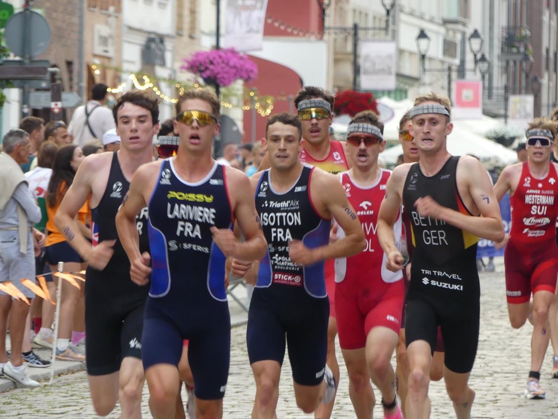 Michael Gar running through the streets of Elbląg at the 2026 European Sprint Championships