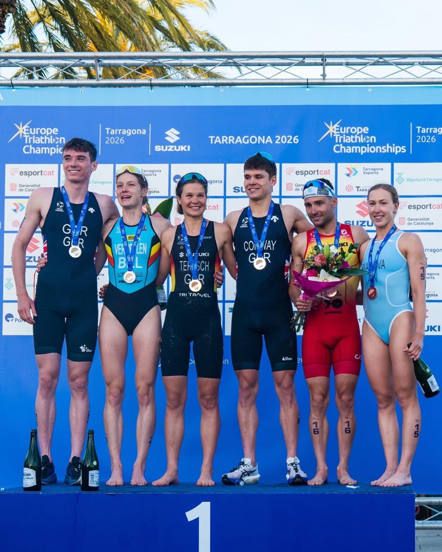 Men and women medallists on the podium at the 2026 Europe Triathlon Championships Tarragona